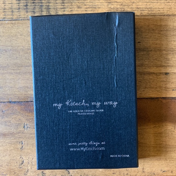 KITSCH crystal necklace (NWOT) - Picture 5 of 5